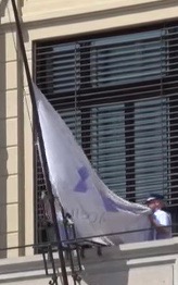 Bandiera a mezz'asta.jpg